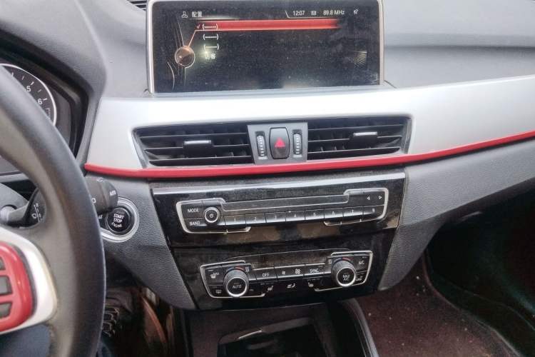 Used BMW X1 2016 sDrive18Li Premium Edition Audio And AC Panel