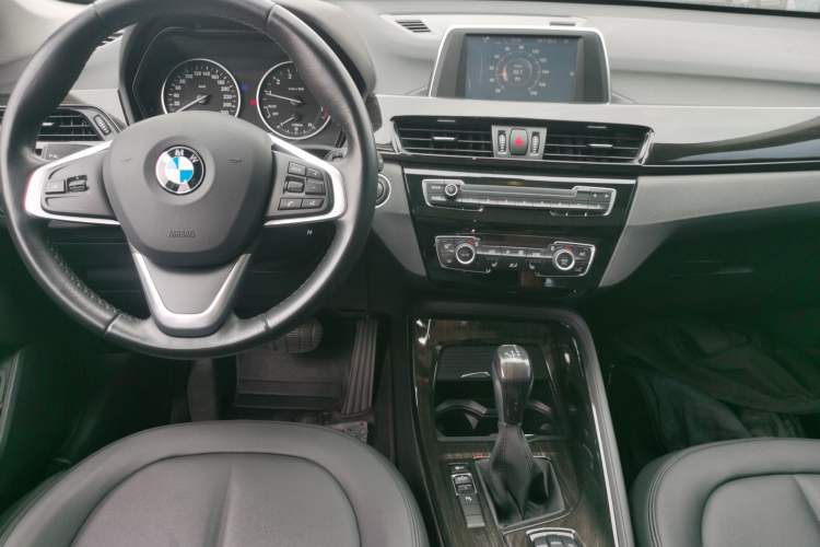 Used BMW X1 2016 sDrive18Li Premium Edition Center Console
