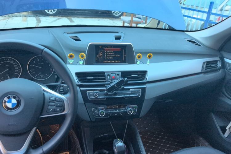Used BMW X1 2016 sDrive18Li Premium Edition Center Console