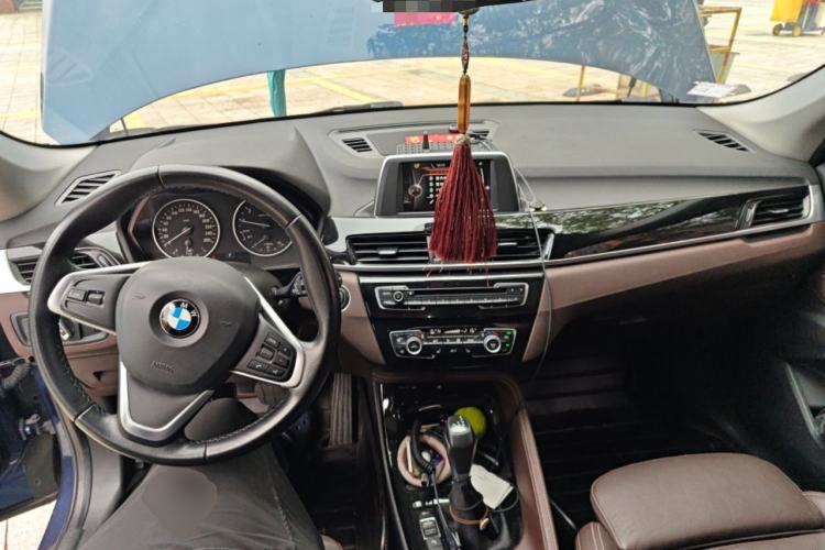 Used BMW X1 2016 sDrive18Li Luxury Model Center Console