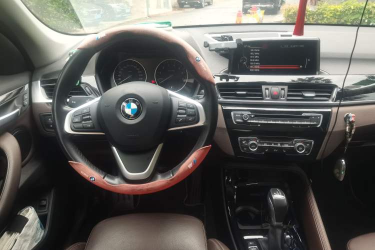 Used BMW X1 2016 xDrive20Li Luxury Model Center Console
