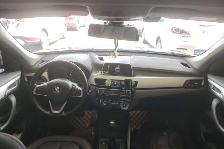 Used BMW X1 2016 sDrive18Li Premium Edition Center Console