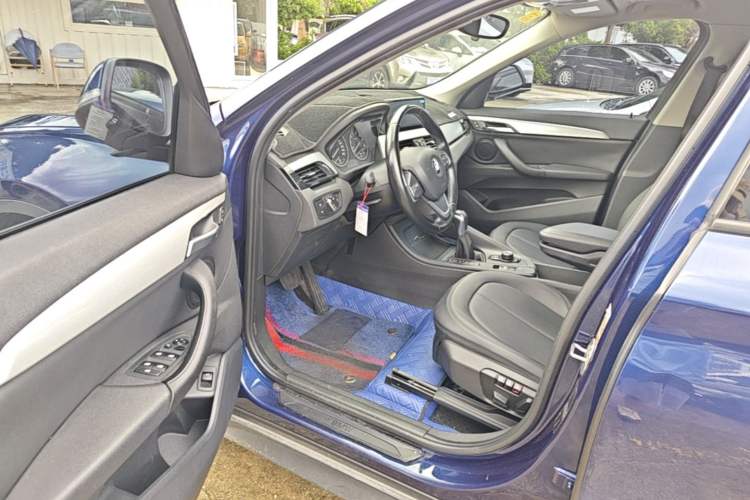 Used BMW X1 2016 sDrive18Li Premium Edition Driver Seat