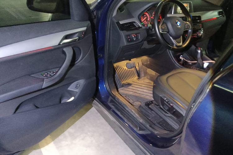 Used BMW X1 2016 sDrive18Li Premium Edition Driver Seat