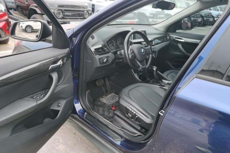 Used BMW X1 2016 sDrive18Li Premium Edition Driver Seat