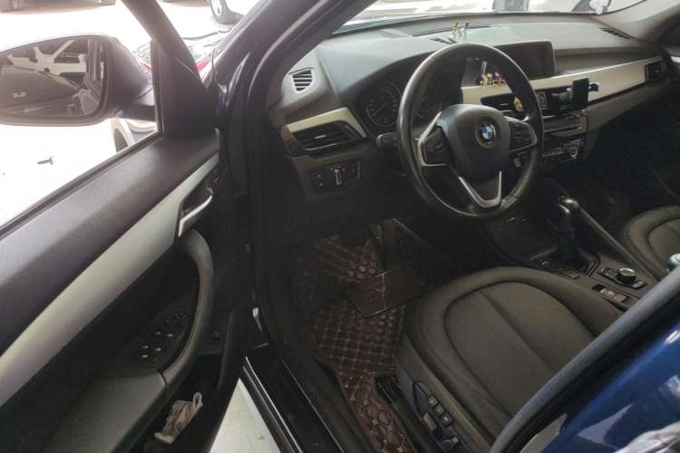 Used BMW X1 2016 sDrive18Li Premium Edition Driver Seat