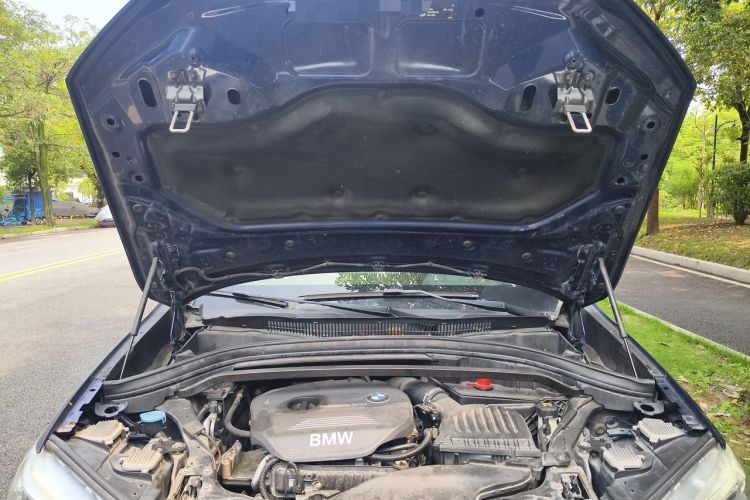 Used BMW X1 2016 sDrive18Li Fashion Model Engine Bay