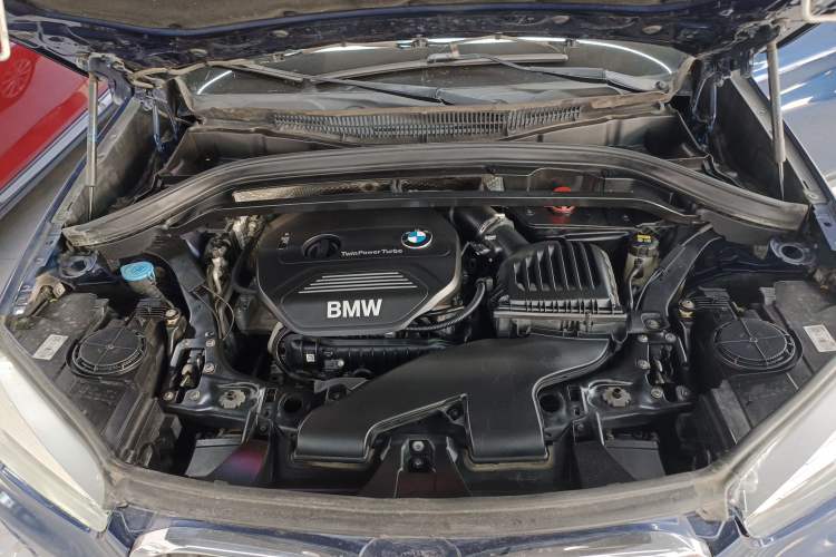 Used BMW X1 2016 sDrive18Li Fashion Model Engine Bay