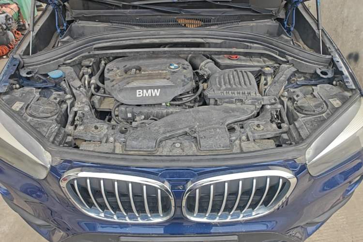 Used BMW X1 2016 sDrive18Li Fashion Model Engine Bay