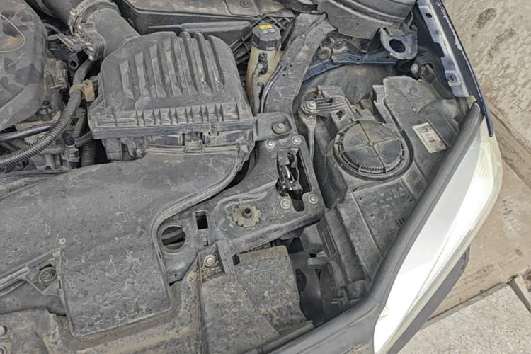 Used BMW X1 2016 sDrive18Li Fashion Model Engine Bay Left