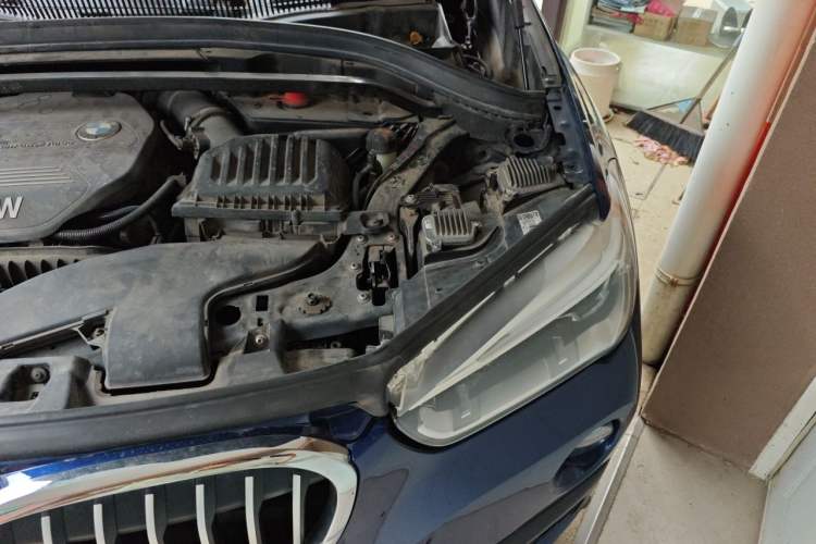 Used BMW X1 2016 sDrive18Li Premium Edition Engine Bay Left