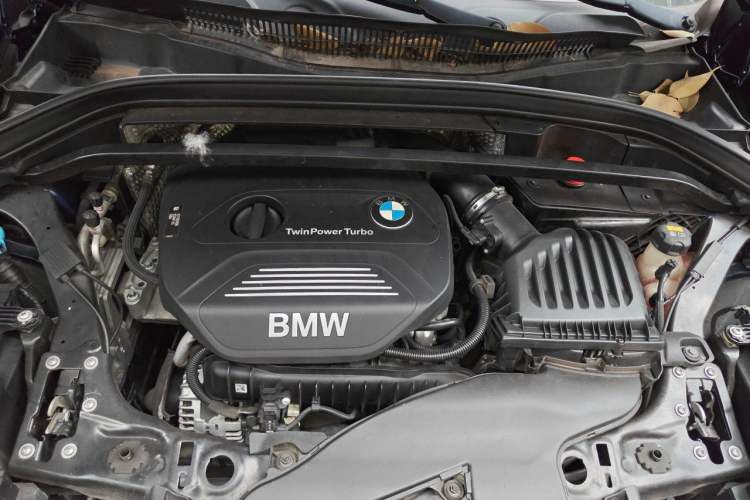 Used BMW X1 2016 sDrive18Li Fashion Model Engine Bay