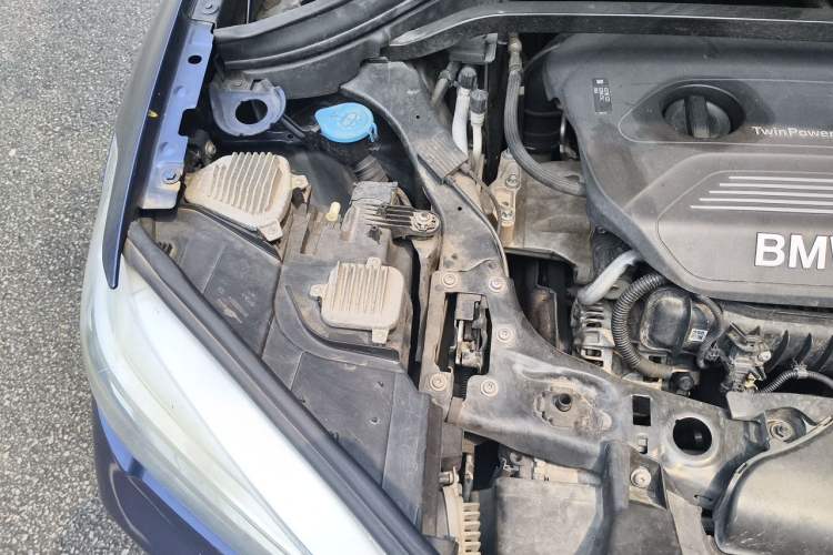 Used BMW X1 2016 sDrive18Li Fashion Model Engine Bay Right