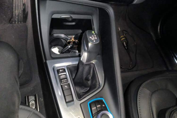 Used BMW X1 2016 sDrive18Li Premium Edition Gear Lever