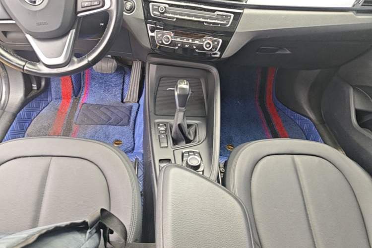 Used BMW X1 2016 sDrive18Li Premium Edition Gear Lever