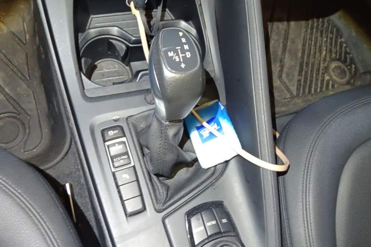 Used BMW X1 2016 sDrive18Li Premium Edition Gear Lever