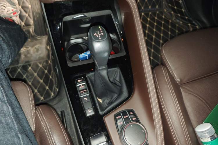 Used BMW X1 2016 xDrive20Li Luxury Model Gear Lever