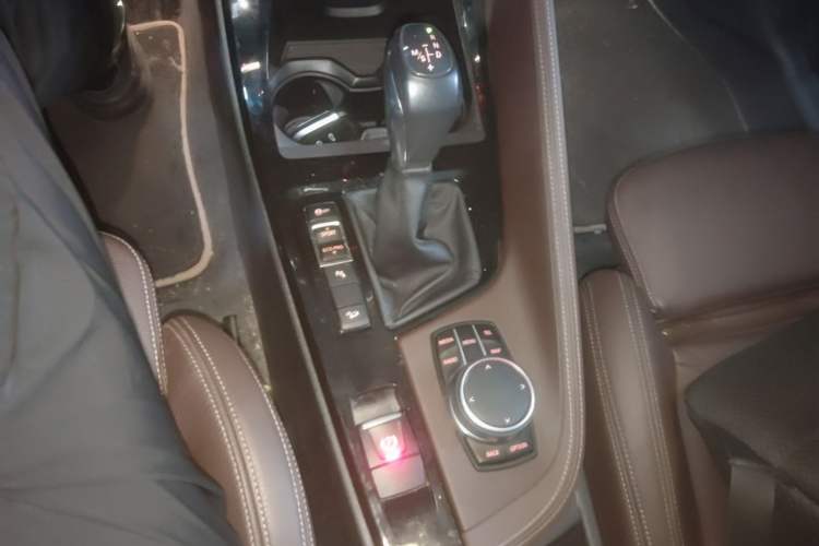 Used BMW X1 2016 xDrive20Li Luxury Model Gear Lever