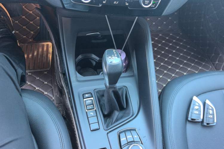 Used BMW X1 2016 sDrive18Li Premium Edition Gear Lever