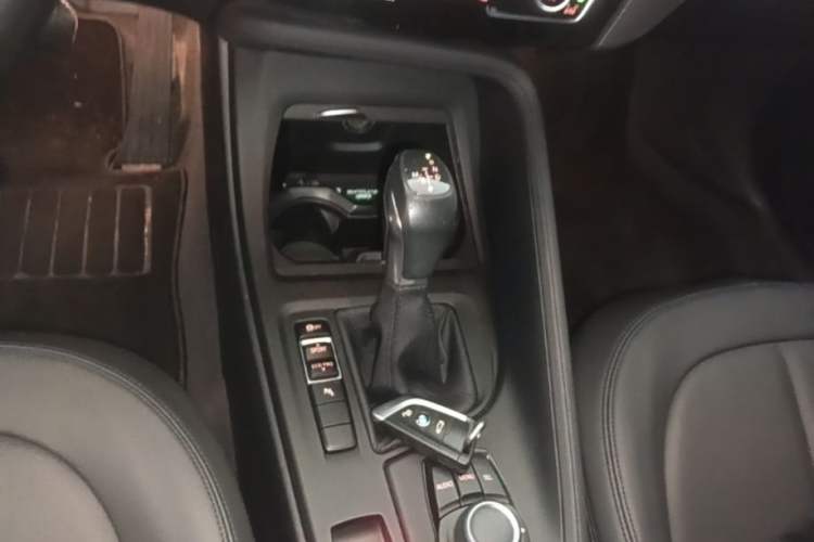 Used BMW X1 2016 sDrive18Li Premium Edition Gear Lever