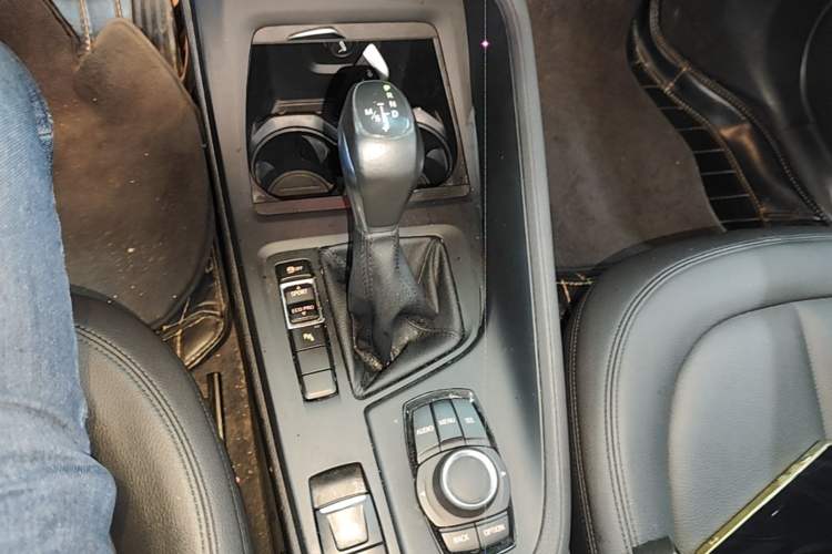 Used BMW X1 2016 sDrive18Li Premium Edition Gear Lever