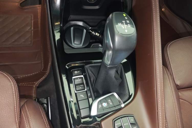Used BMW X1 2016 sDrive20Li Luxury Model Gear Lever