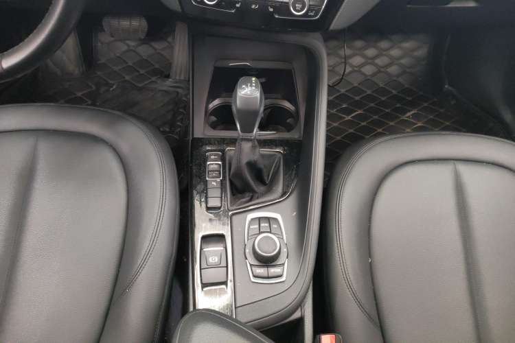 Used BMW X1 2016 sDrive18Li Premium Edition Gear Lever