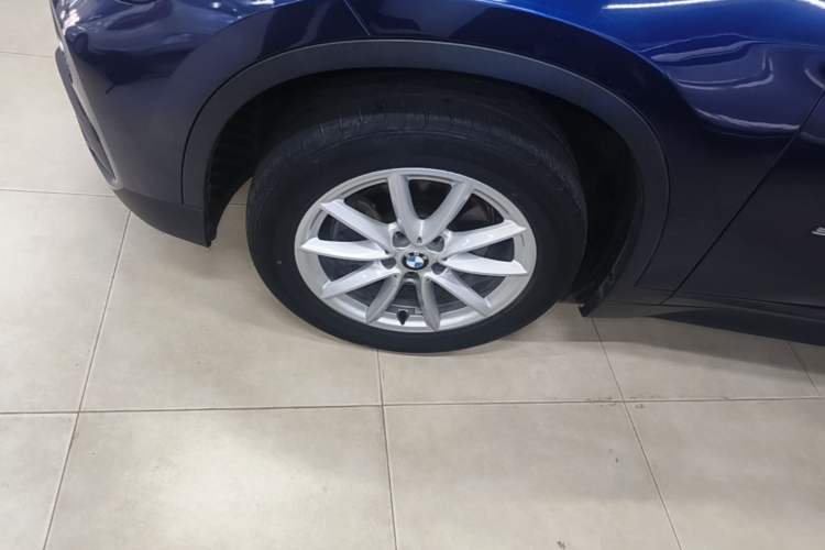 Used BMW X1 2016 sDrive18Li Fashion Model Left Front Wheel Hub