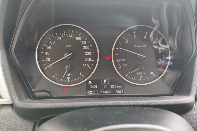 Used BMW X1 2016 sDrive18Li Fashion Model Odometer Close Up