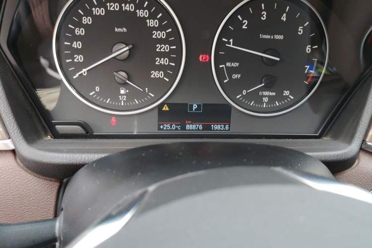 Used BMW X1 2016 sDrive20Li Luxury Model Odometer Close Up