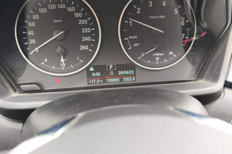 Used BMW X1 2016 sDrive18Li Fashion Model Odometer Close Up