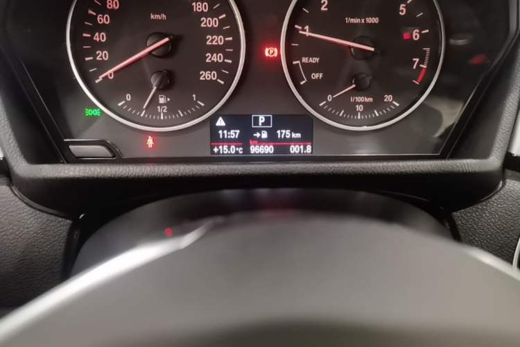 Used BMW X1 2016 sDrive18Li Fashion Model Odometer Close Up