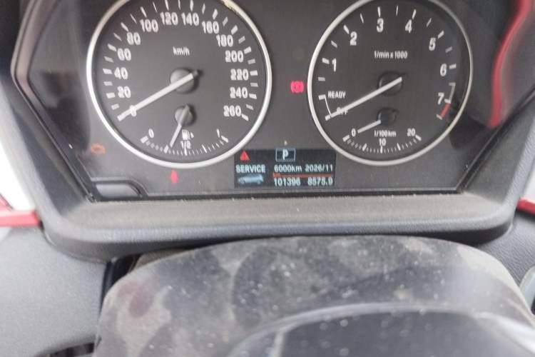 Used BMW X1 2016 sDrive18Li Premium Edition Odometer Close Up