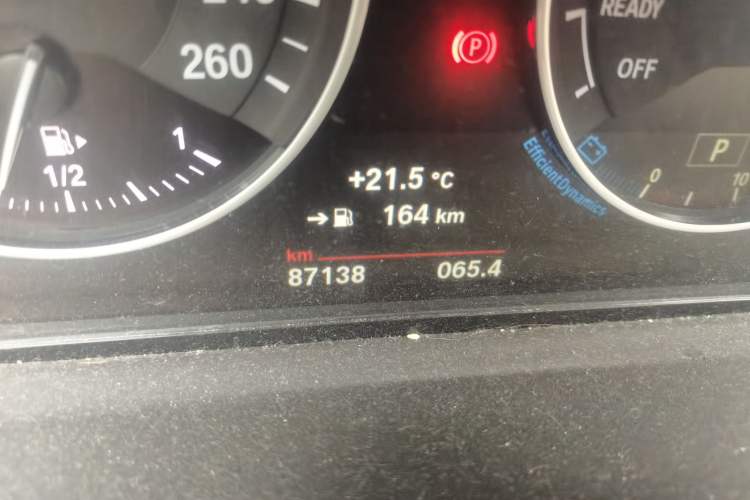 Used BMW X1 2016 xDrive20Li Luxury Model Odometer Close Up
