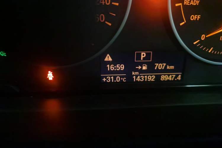 Used BMW X1 2016 sDrive20Li Luxury Model Odometer Close Up