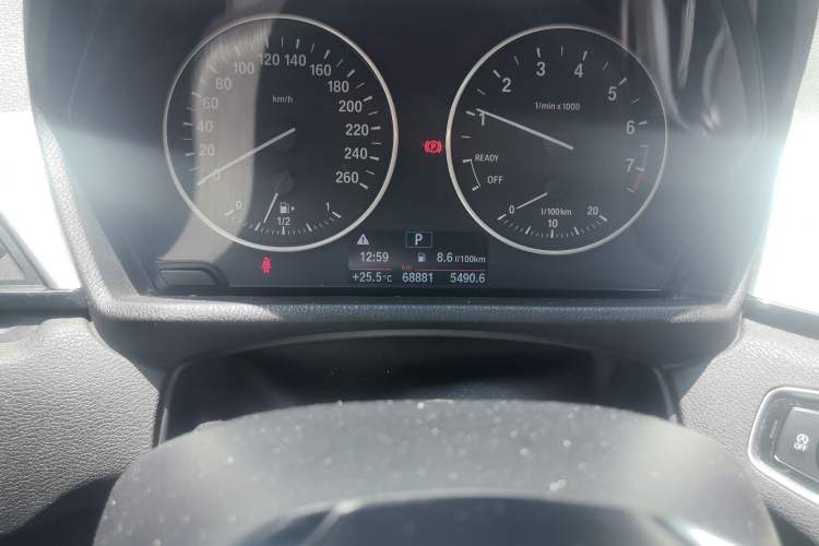 Used BMW X1 2016 sDrive18Li Premium Edition Odometer Close Up