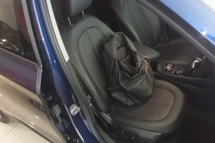 Used BMW X1 2016 sDrive18Li Premium Edition Right Front Seat