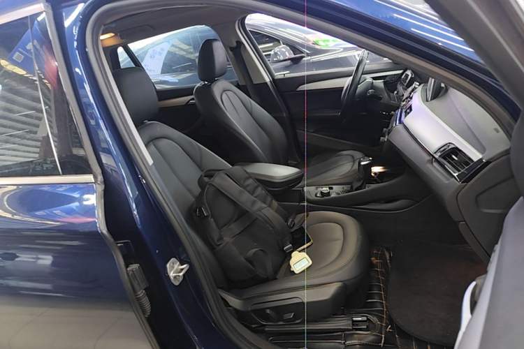 Used BMW X1 2016 sDrive18Li Premium Edition Right Front Seat