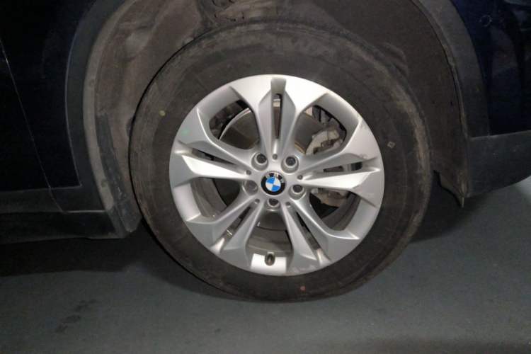 Used BMW X1 2016 sDrive18Li Premium Edition Right Front Wheel Hub