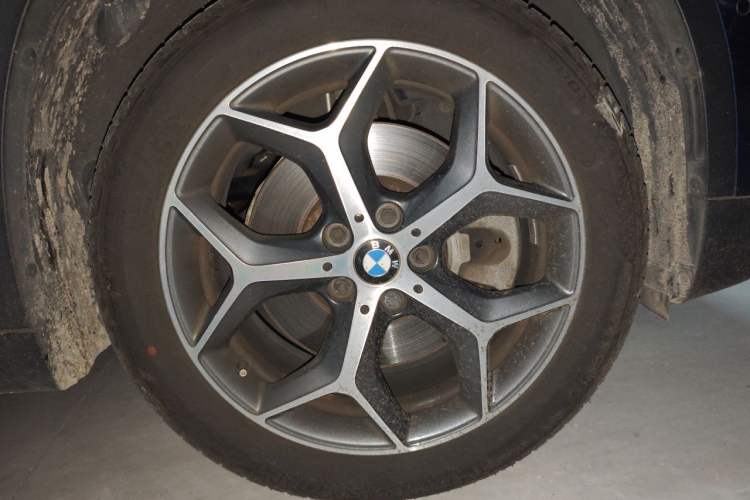 Used BMW X1 2016 xDrive20Li Luxury Model Right Front Wheel Hub