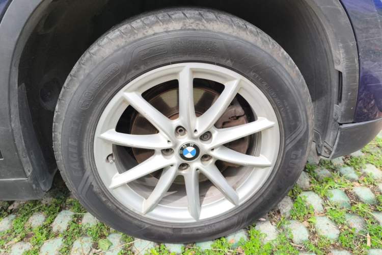 Used BMW X1 2016 sDrive18Li Fashion Model Right Front Wheel Hub