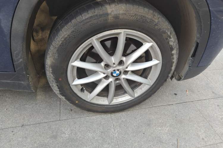 Used BMW X1 2016 sDrive18Li Fashion Model Right Front Wheel Hub