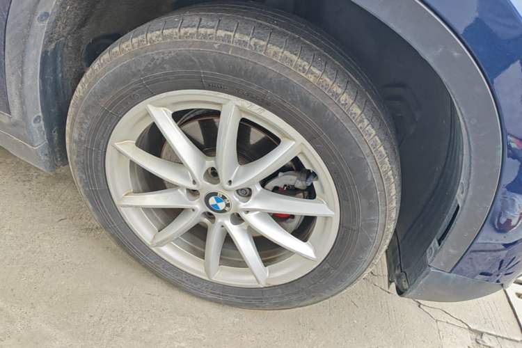 Used BMW X1 2016 sDrive18Li Fashion Model Right Front Wheel Hub