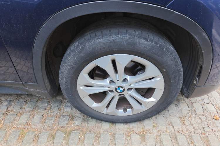 Used BMW X1 2016 sDrive18Li Premium Edition Right Front Wheel Hub