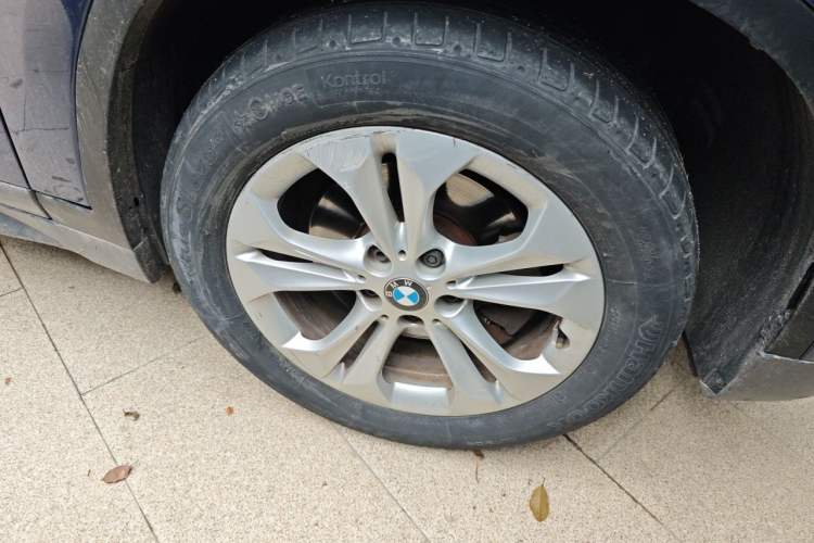 Used BMW X1 2016 sDrive18Li Premium Edition Right Front Wheel Hub