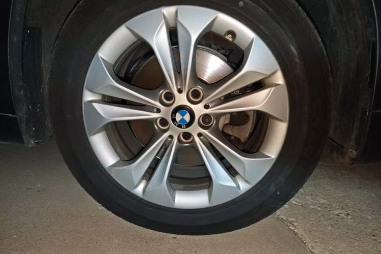 Used BMW X1 2016 sDrive18Li Fashion Model Right Front Wheel Hub
