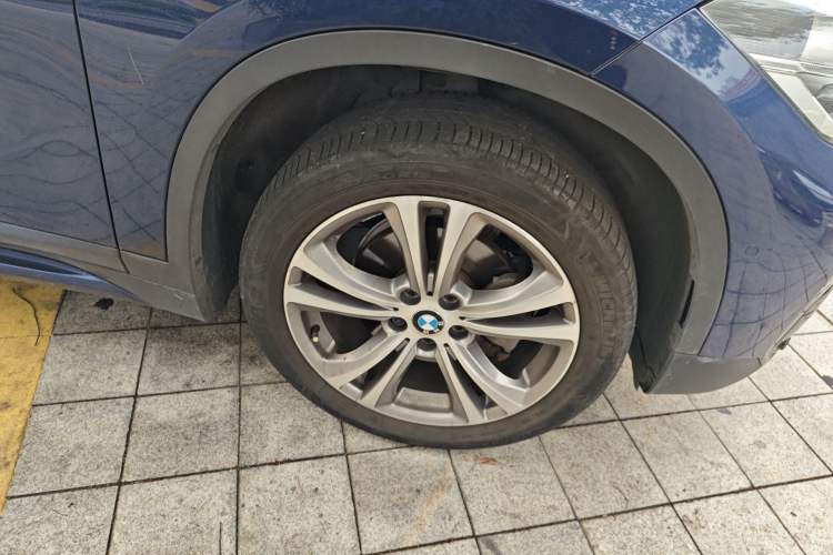 Used BMW X1 2016 sDrive18Li Luxury Model Right Front Wheel Hub
