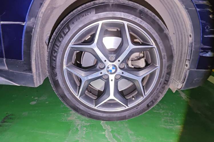 Used BMW X1 2016 xDrive20Li Luxury Model Right Front Wheel Hub