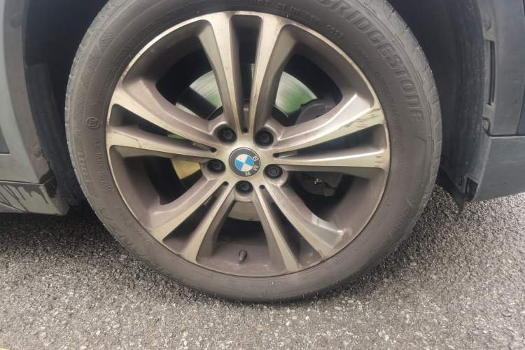 Used BMW X1 2016 xDrive20Li Luxury Model Right Front Wheel Hub