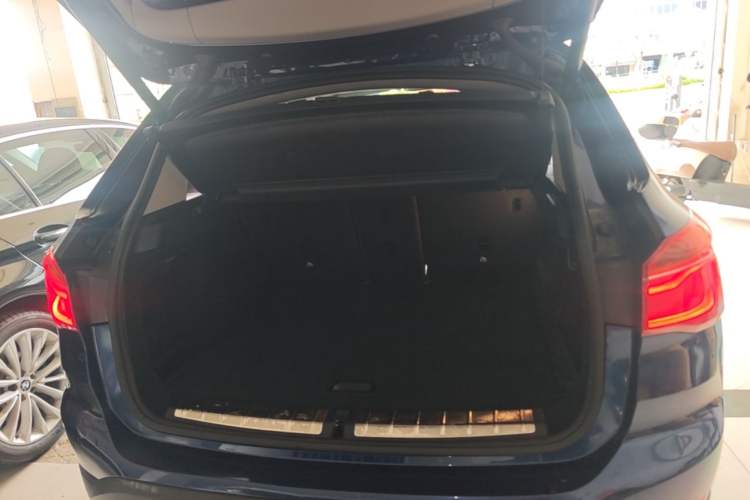 Used BMW X1 2016 sDrive20Li Luxury Model Trunk